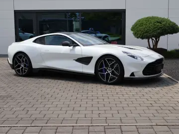 ASTON MARTIN Vanquish V12 by  Q  full CARBON-Sonderl…