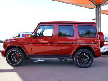MERCEDES-BENZ G 63 AMG Exklusiv Distronic Burmester Carbon