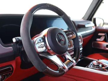 MERCEDES-BENZ G 63 AMG Exklusiv Distronic Burmester Carbon
