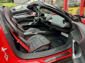 FERRARI SF90 Spider REPRISES POSSIBLE ... INZAHLUNGEN MÖ