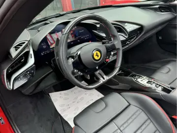 FERRARI SF90 Spider REPRISES POSSIBLE ... INZAHLUNGEN MÖ