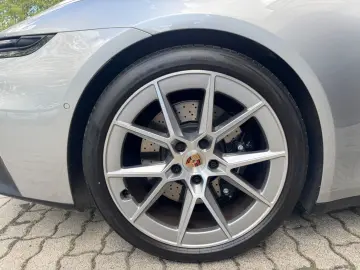 PORSCHE 911 Targa 4 GTS T-Hybrid LIFT.BOSE.18 WEGE.360