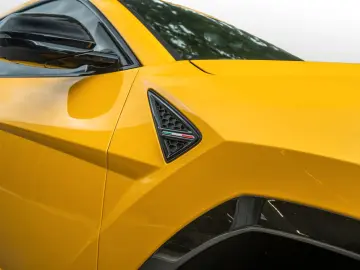 LAMBORGHINI Urus SE   MY25   Akrapovic  Pano   Giallo Inti