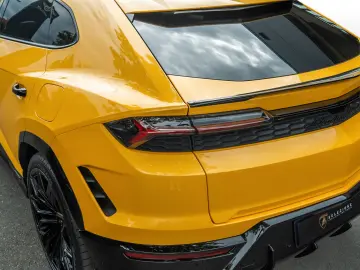 LAMBORGHINI Urus SE   MY25   Akrapovic  Pano   Giallo Inti