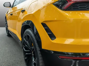 LAMBORGHINI Urus SE   MY25   Akrapovic  Pano   Giallo Inti