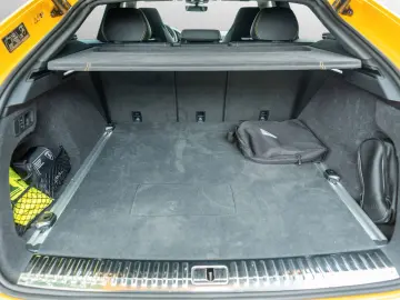 LAMBORGHINI Urus SE   MY25   Akrapovic  Pano   Giallo Inti