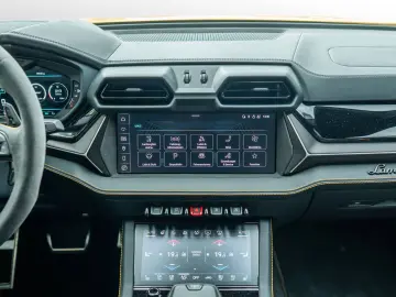 LAMBORGHINI Urus SE   MY25   Akrapovic  Pano   Giallo Inti