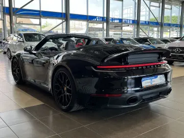 PORSCHE 992 Carrera 4 GTS BOSE InnoDrive Sportabgasanlag