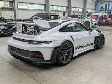 PORSCHE 911 992 GT3 RS Clubsport LIFT BOSE