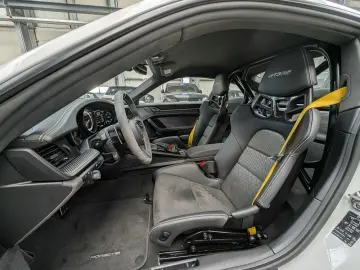 PORSCHE 911 992 GT3 RS Clubsport LIFT BOSE