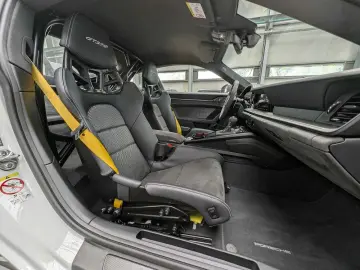 PORSCHE 911 992 GT3 RS Clubsport LIFT BOSE