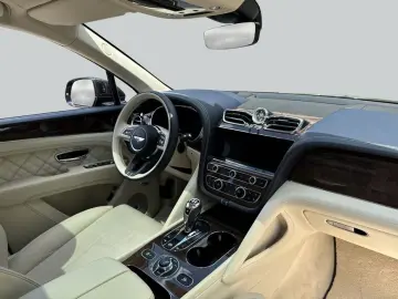 BENTLEY New Bentayga V8 First Edition