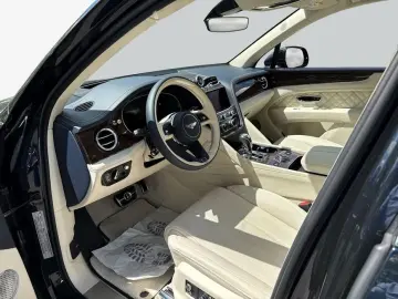 BENTLEY New Bentayga V8 First Edition