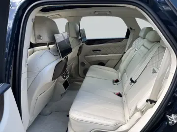BENTLEY New Bentayga V8 First Edition