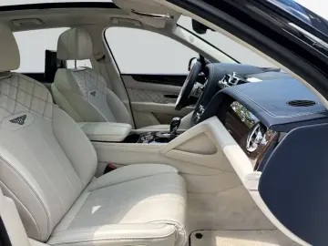 BENTLEY New Bentayga V8 First Edition