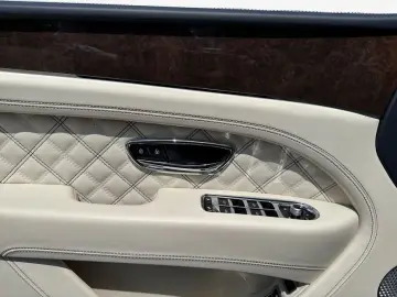 BENTLEY New Bentayga V8 First Edition