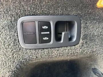 BENTLEY New Bentayga V8 First Edition