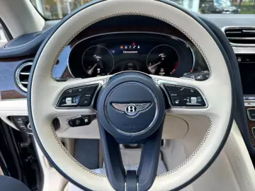 BENTLEY New Bentayga V8 First Edition