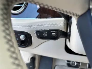 BENTLEY New Bentayga V8 First Edition