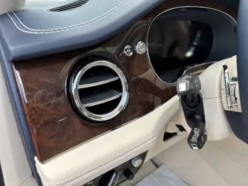 BENTLEY New Bentayga V8 First Edition