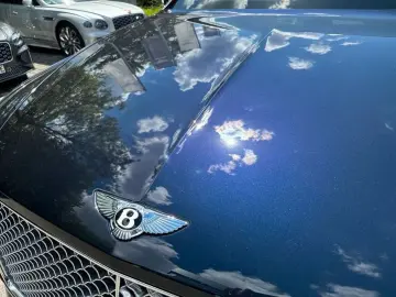 BENTLEY New Bentayga V8 First Edition