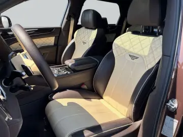 BENTLEY New Bentayga V8 First Edition