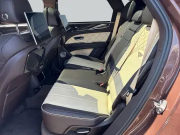 BENTLEY New Bentayga V8 First Edition