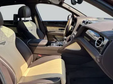 BENTLEY New Bentayga V8 First Edition