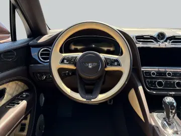 BENTLEY New Bentayga V8 First Edition