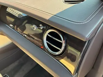 BENTLEY New Bentayga V8 First Edition