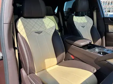 BENTLEY New Bentayga V8 First Edition