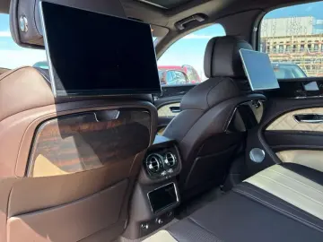 BENTLEY New Bentayga V8 First Edition