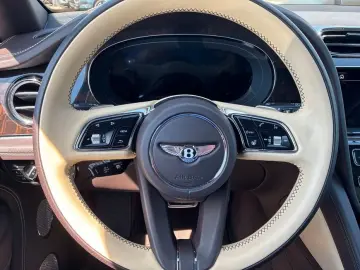 BENTLEY New Bentayga V8 First Edition