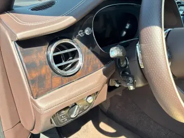 BENTLEY New Bentayga V8 First Edition