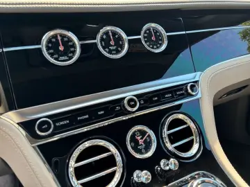 BENTLEY New Continental GT Convertible V8 Azure