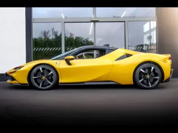 FERRARI SF90 Stradale STRADALE CARBON BLUE GIALLO 3 COAT