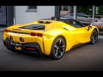 FERRARI SF90 Stradale STRADALE CARBON BLUE GIALLO 3 COAT