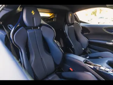 FERRARI SF90 Stradale STRADALE CARBON BLUE GIALLO 3 COAT