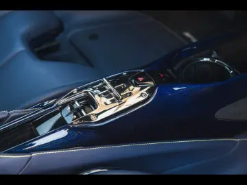 FERRARI SF90 Stradale STRADALE CARBON BLUE GIALLO 3 COAT