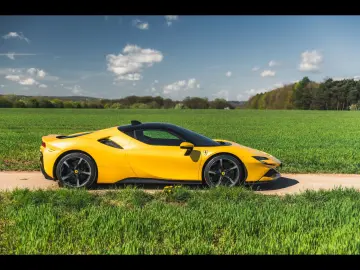 FERRARI SF90 Stradale STRADALE CARBON BLUE GIALLO 3 COAT