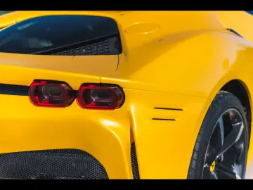 FERRARI SF90 Stradale STRADALE CARBON BLUE GIALLO 3 COAT