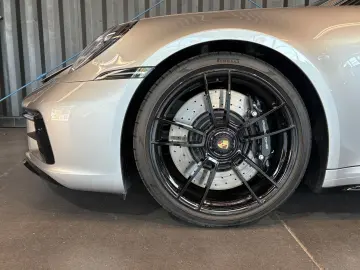PORSCHE 911 Carrera 4 GTS (Aerokit Approved SportChrono)