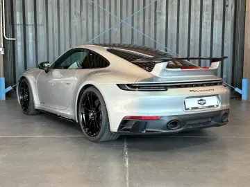 PORSCHE 911 Carrera 4 GTS (Aerokit Approved SportChrono)