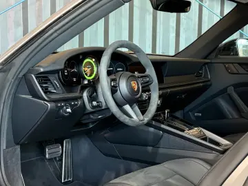 PORSCHE 992 Carrera 4 GTS (Aerokit Approved SportChrono)