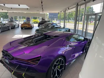 LAMBORGHINI Urus Performante  Full Carbon