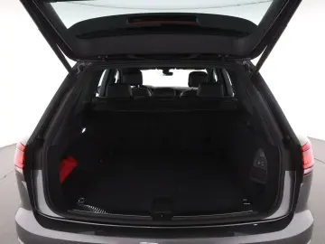 VW Touareg 3.0 TDI 4MOTION R-Line   PANO   AHK