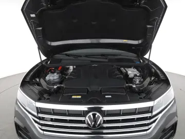 VW Touareg 3.0 TDI 4MOTION R-Line   PANO   AHK