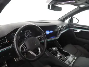 VW Touareg 3.0 TDI 4MOTION R-Line   PANO   AHK