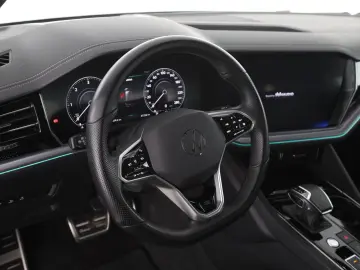 VW Touareg 3.0 TDI 4MOTION R-Line   PANO   AHK