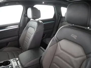 VW Touareg 3.0 TDI 4MOTION R-Line   PANO   AHK